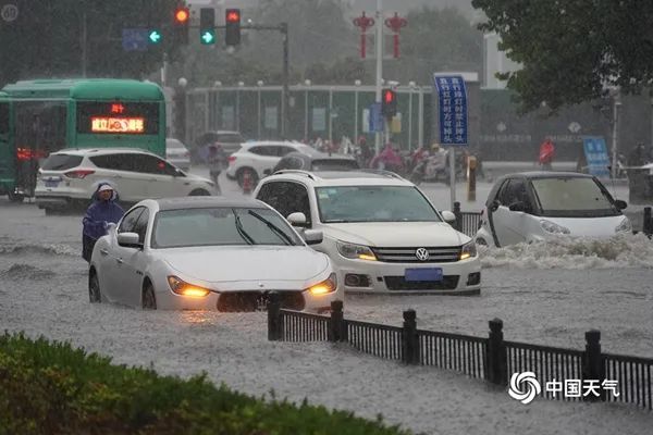 郑州暴雨最新动态，城市应对持续暴雨挑战的措施