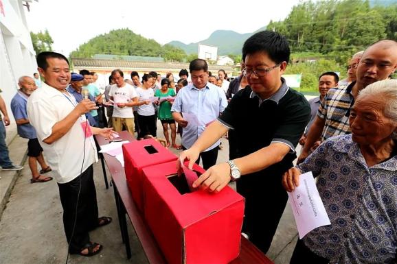 河南村民委员会领导群体，引领乡村发展的核心力量新篇章